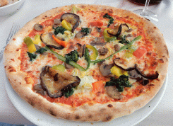 Pizzeria Este vegetable pizza
