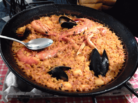 Almudin seafood paella