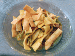 Il Salento in una Stanza fried tagliatelli with mussels